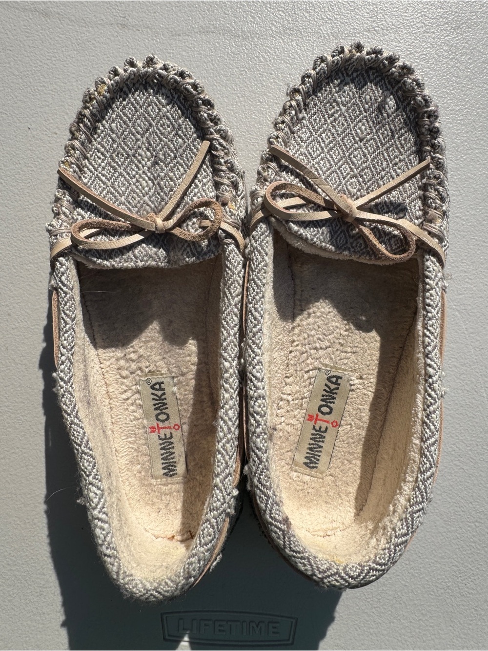 Minnetonka Beige Knit Moccasin Slippers with Bow